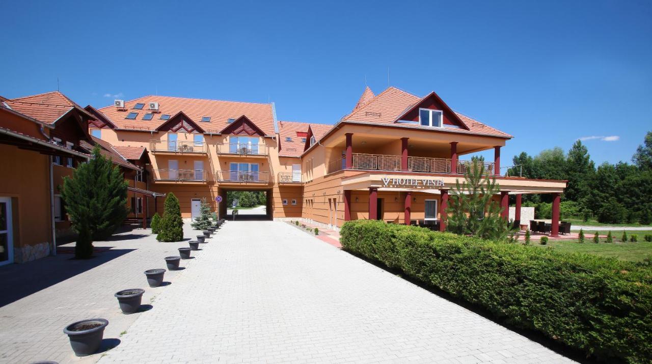 Tapioszecso Termal Hotel Vesta מראה חיצוני תמונה