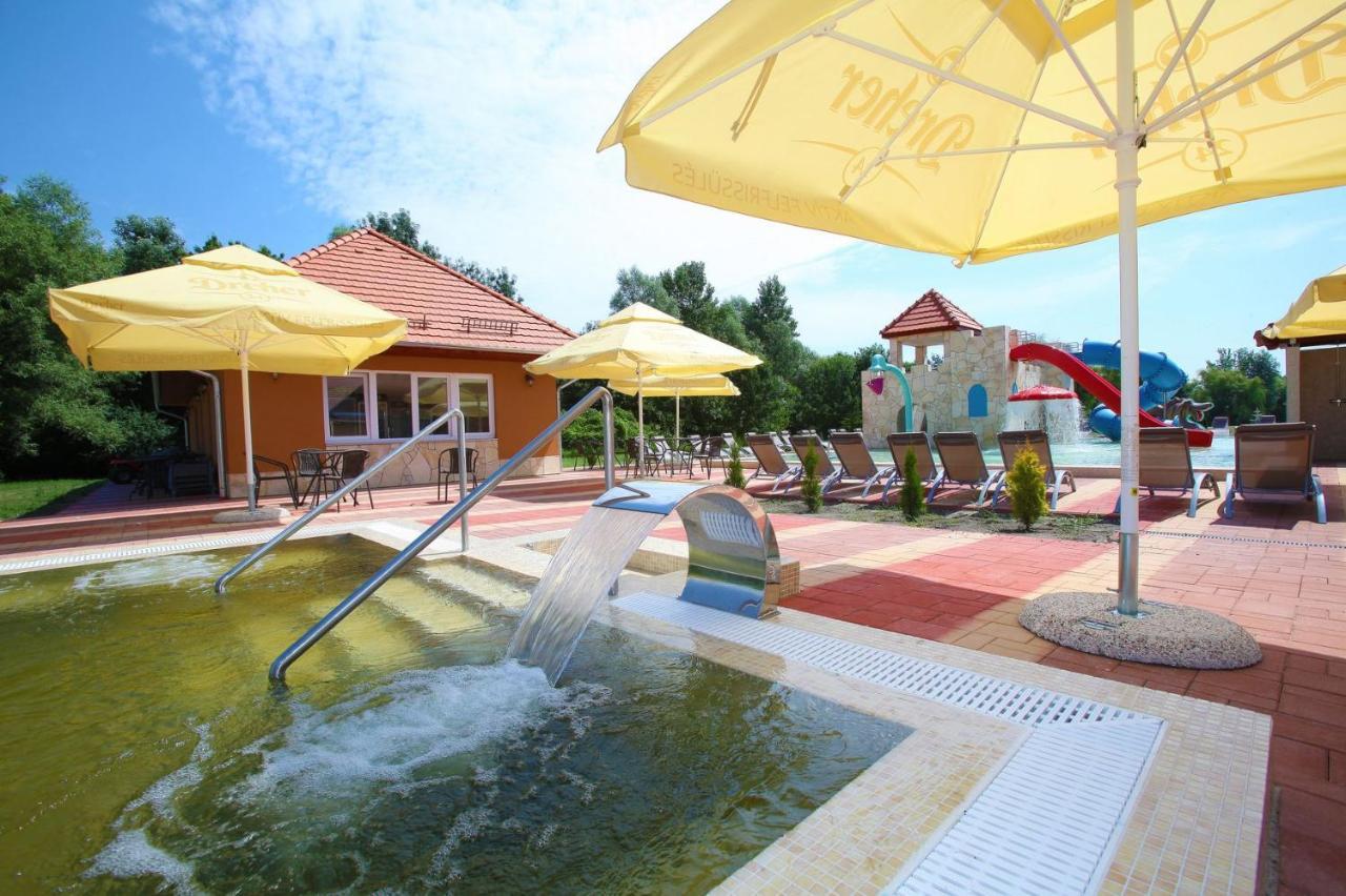 Tapioszecso Termal Hotel Vesta מראה חיצוני תמונה