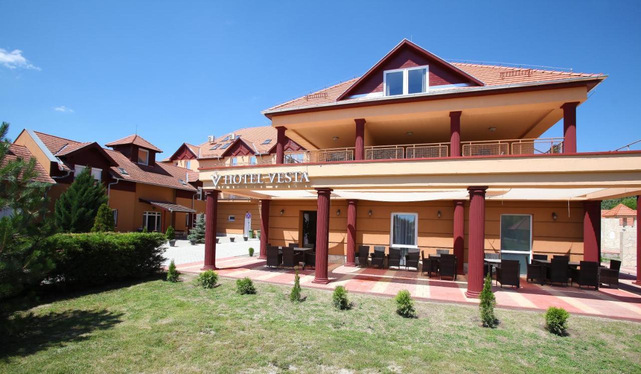 Tapioszecso Termal Hotel Vesta מראה חיצוני תמונה