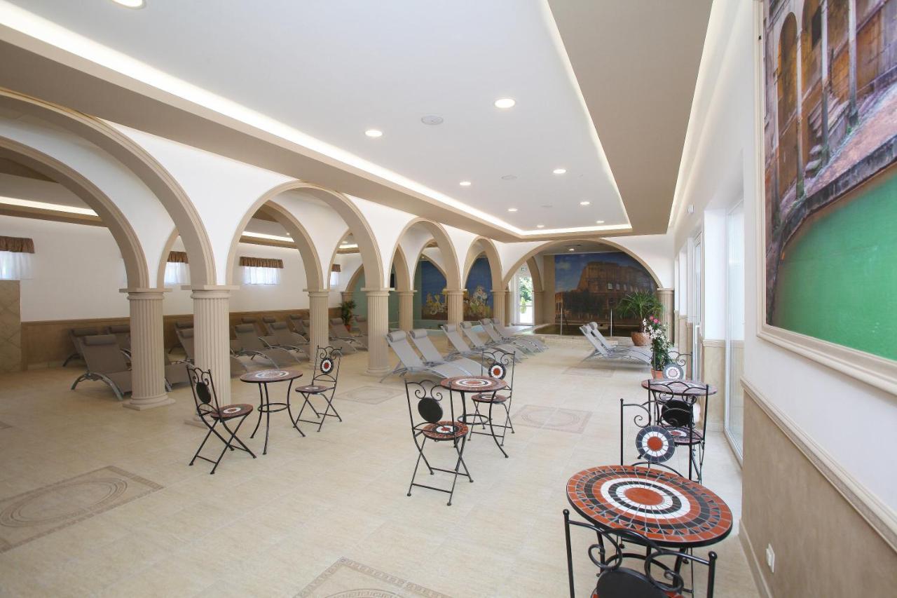 Tapioszecso Termal Hotel Vesta מראה חיצוני תמונה