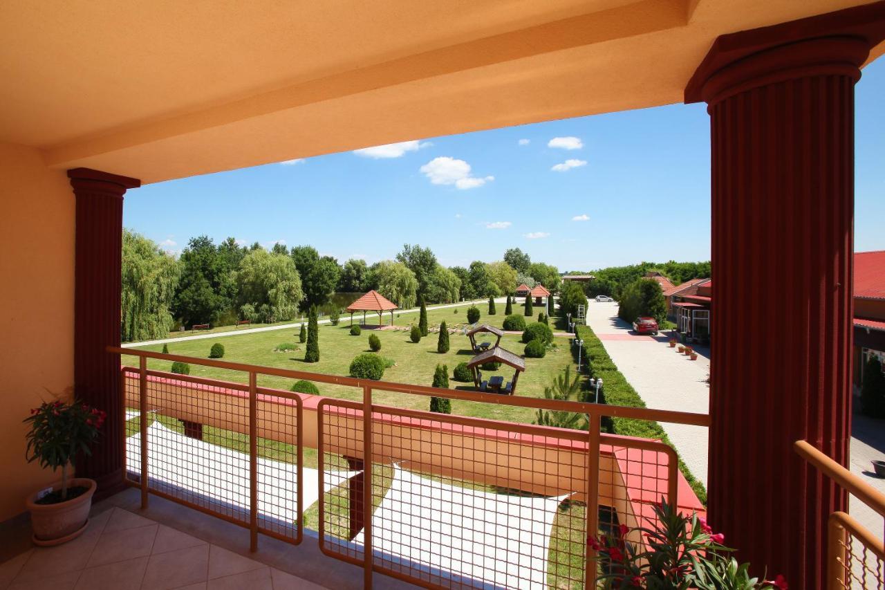 Tapioszecso Termal Hotel Vesta מראה חיצוני תמונה