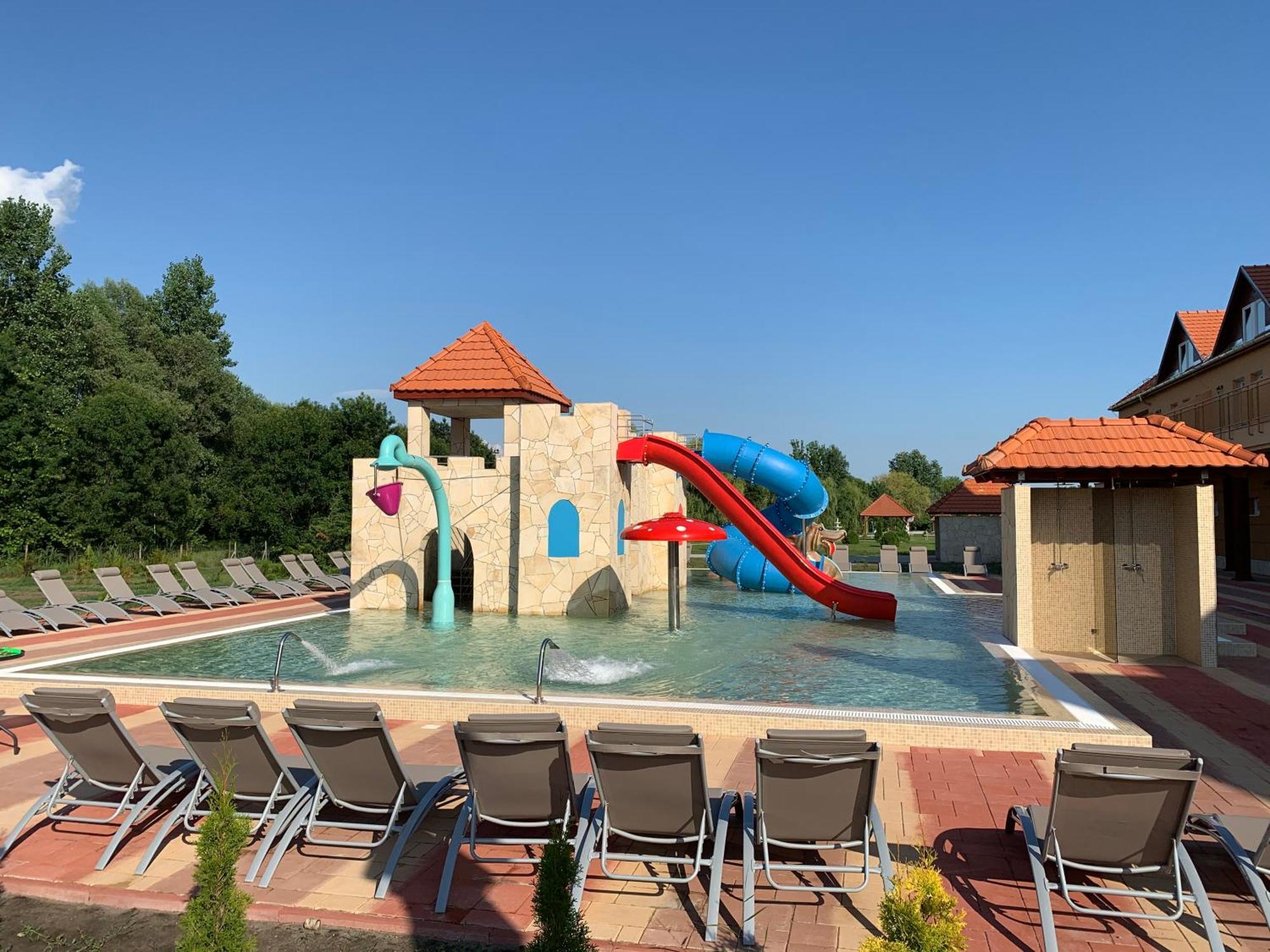 Tapioszecso Termal Hotel Vesta מראה חיצוני תמונה
