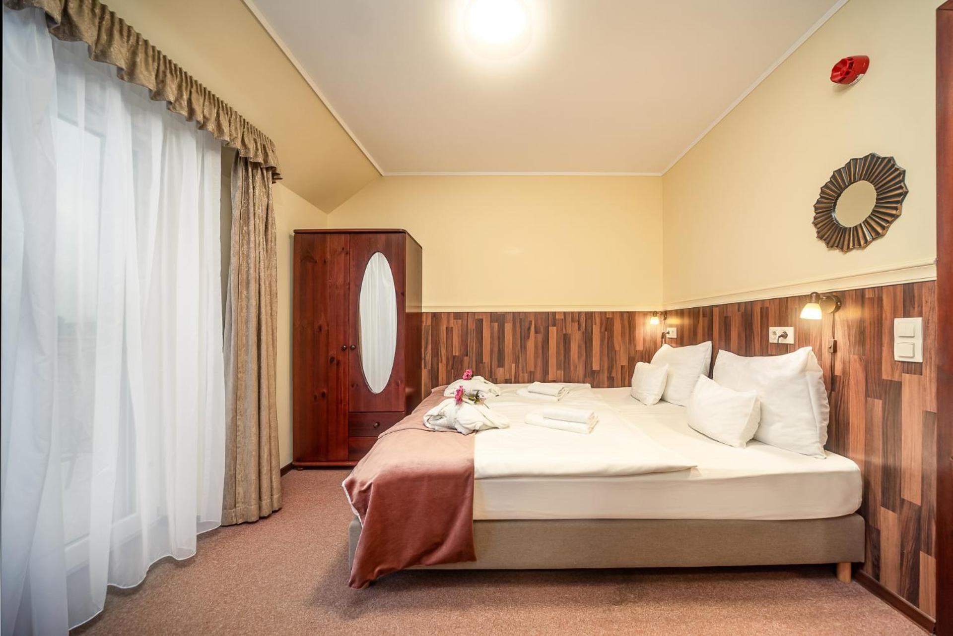Tapioszecso Termal Hotel Vesta מראה חיצוני תמונה