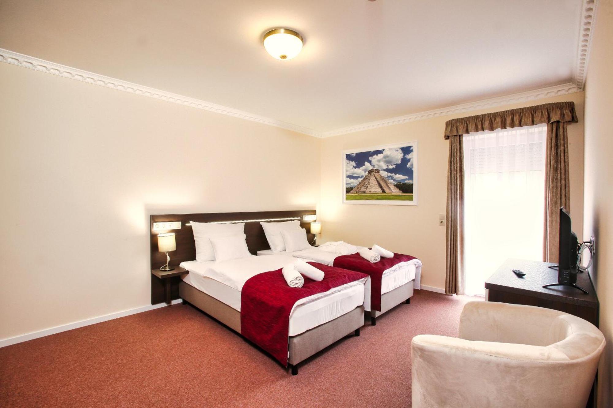Tapioszecso Termal Hotel Vesta מראה חיצוני תמונה