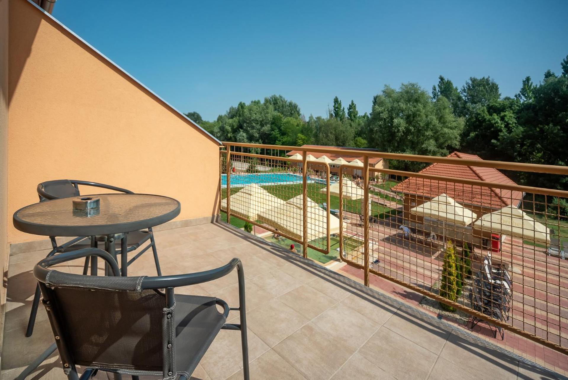 Tapioszecso Termal Hotel Vesta מראה חיצוני תמונה