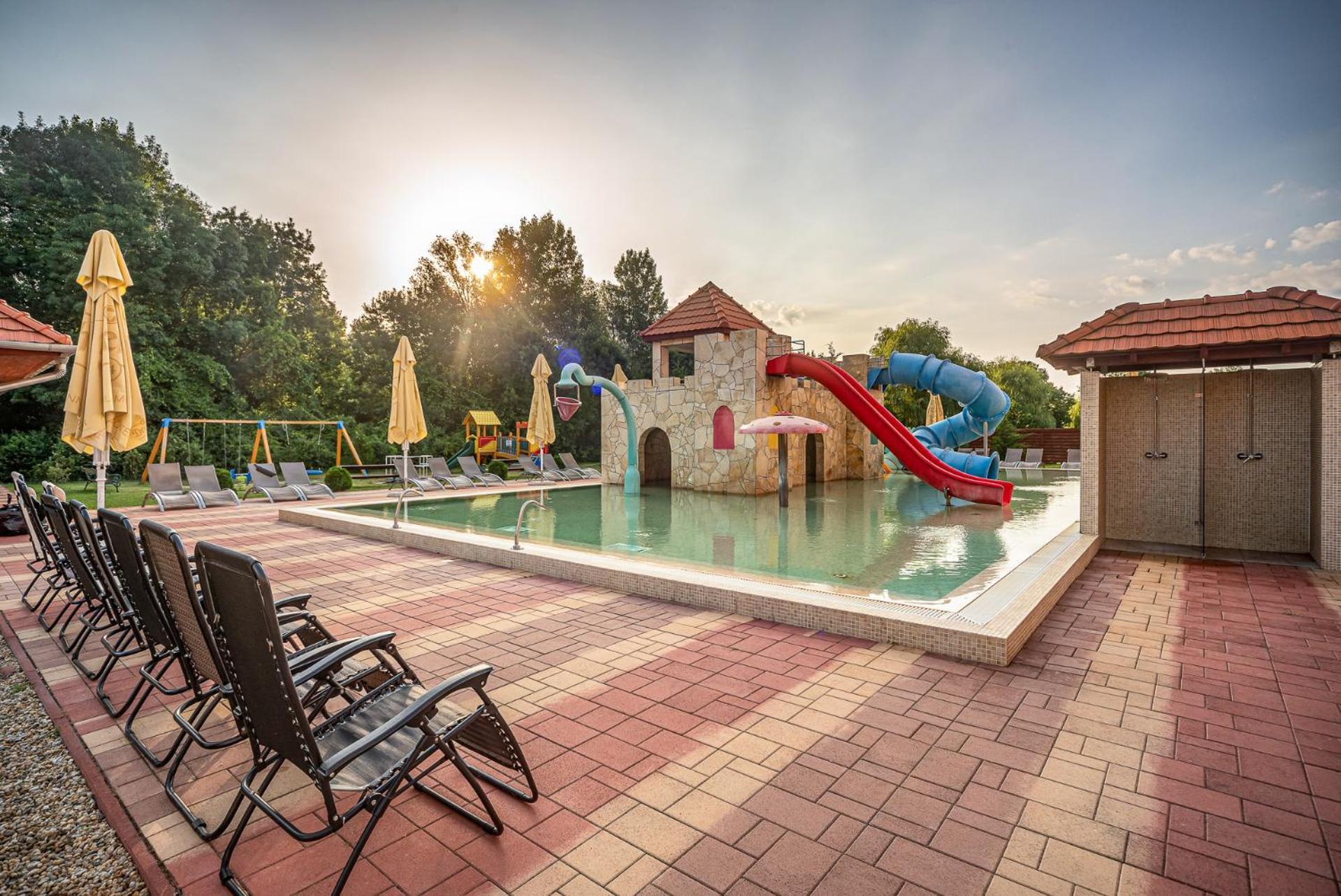 Tapioszecso Termal Hotel Vesta מראה חיצוני תמונה