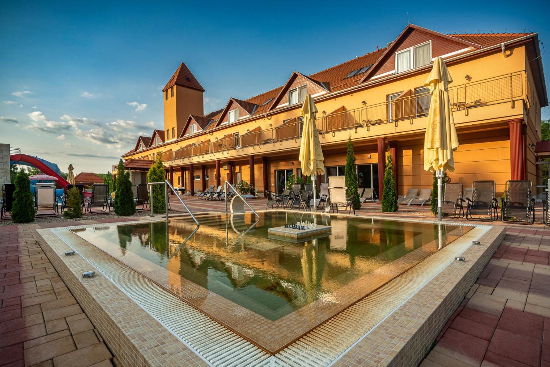 Tapioszecso Termal Hotel Vesta מראה חיצוני תמונה