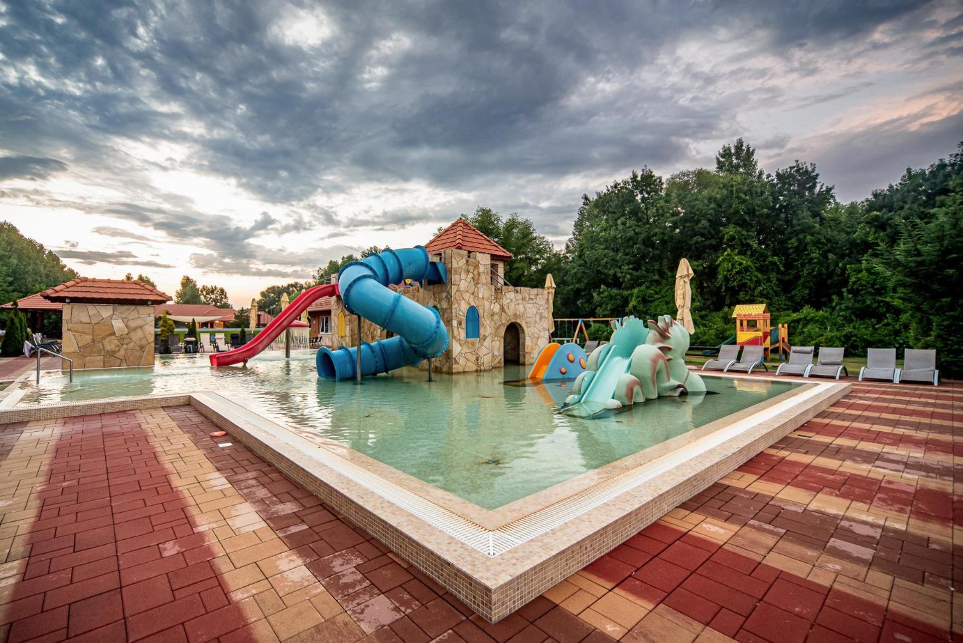 Tapioszecso Termal Hotel Vesta מראה חיצוני תמונה