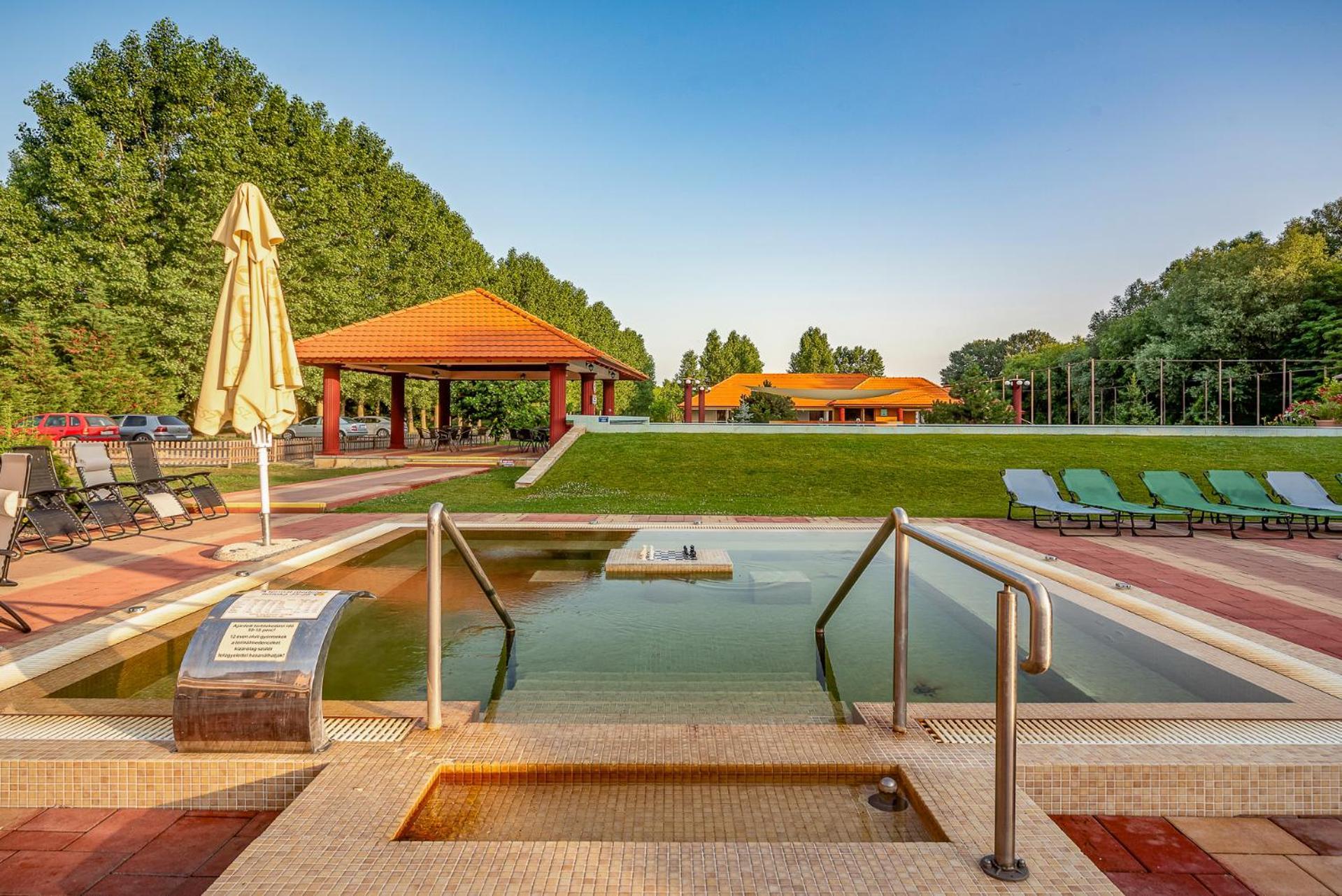 Tapioszecso Termal Hotel Vesta מראה חיצוני תמונה